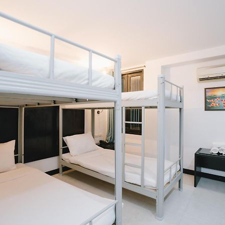 Готель Noble House Patong Екстер'єр фото