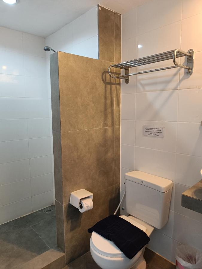 Готель Noble House Patong Екстер'єр фото