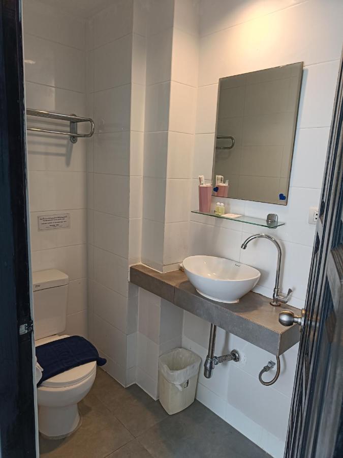 Готель Noble House Patong Екстер'єр фото