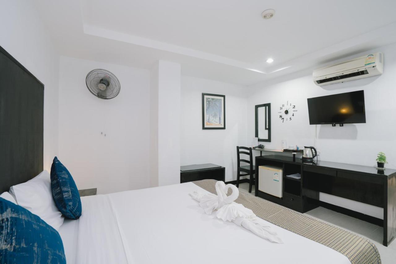 Готель Noble House Patong Екстер'єр фото