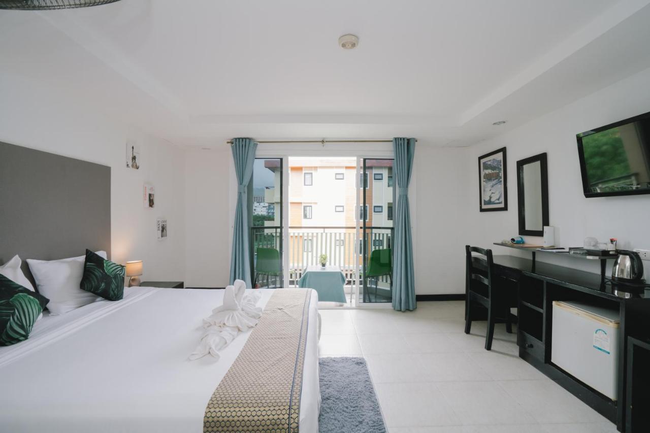 Готель Noble House Patong Екстер'єр фото