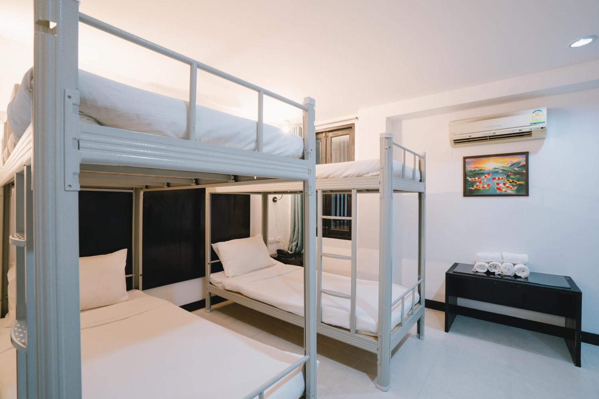 Готель Noble House Patong Екстер'єр фото