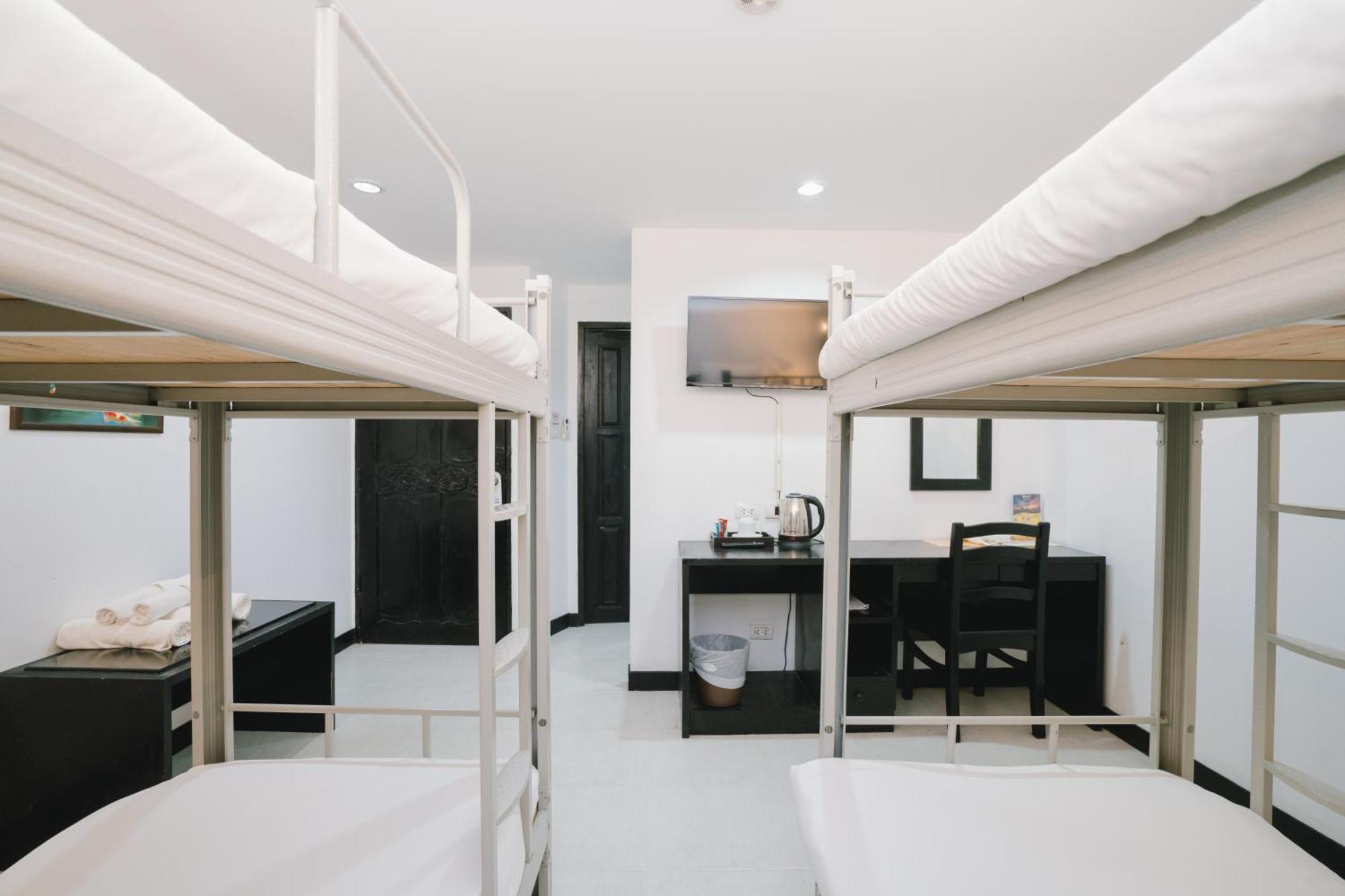 Готель Noble House Patong Екстер'єр фото