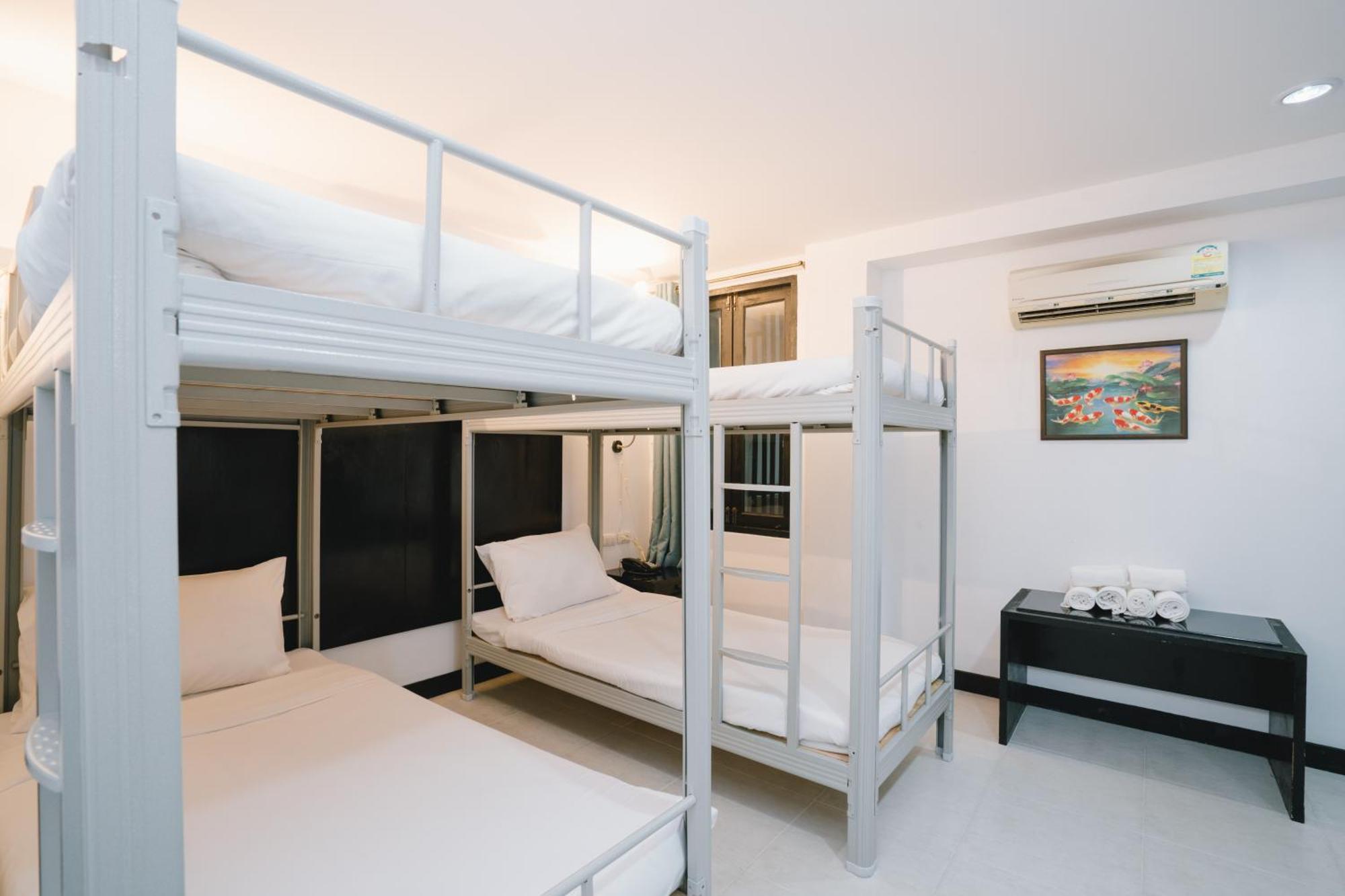 Готель Noble House Patong Екстер'єр фото