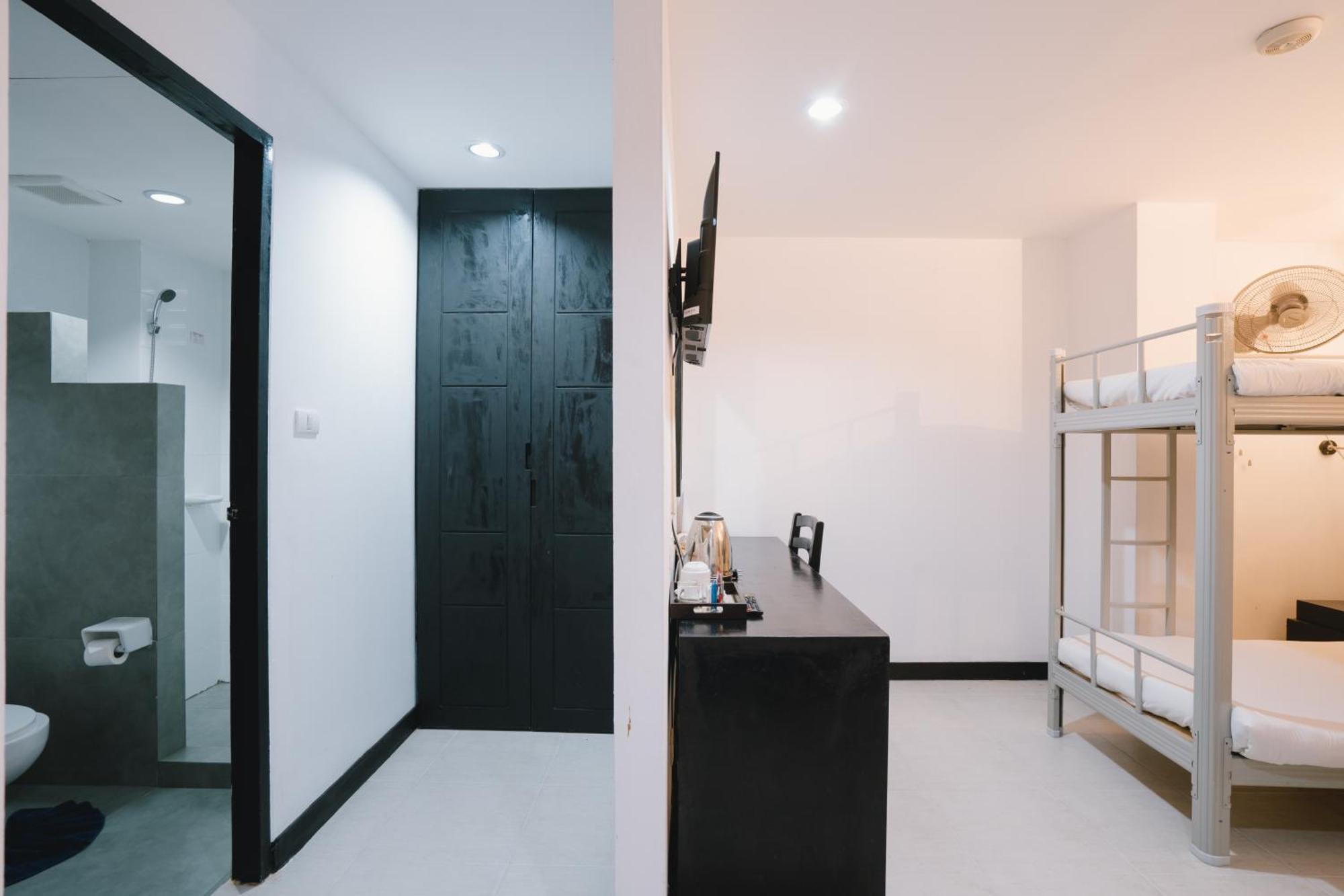 Готель Noble House Patong Екстер'єр фото