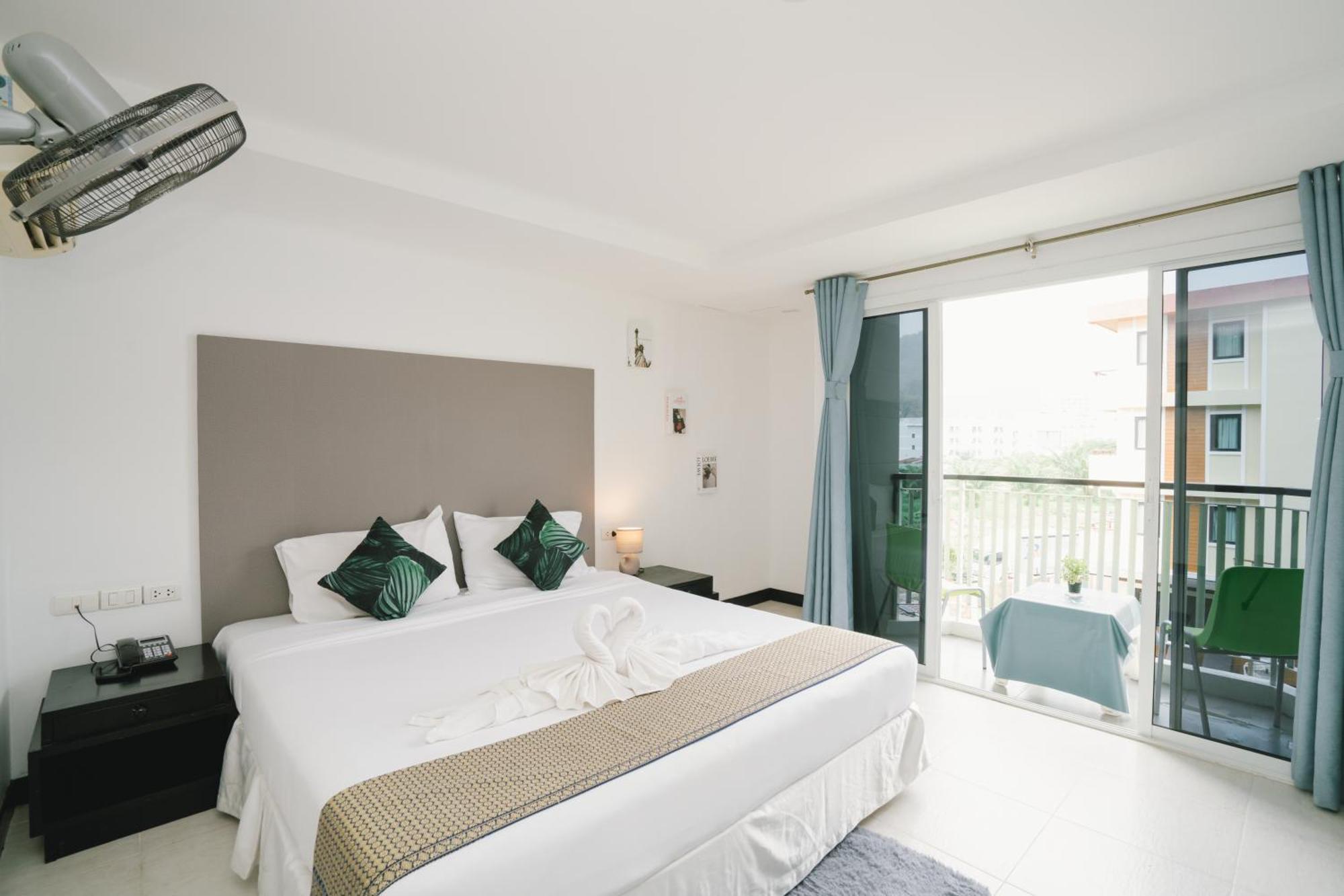 Готель Noble House Patong Екстер'єр фото